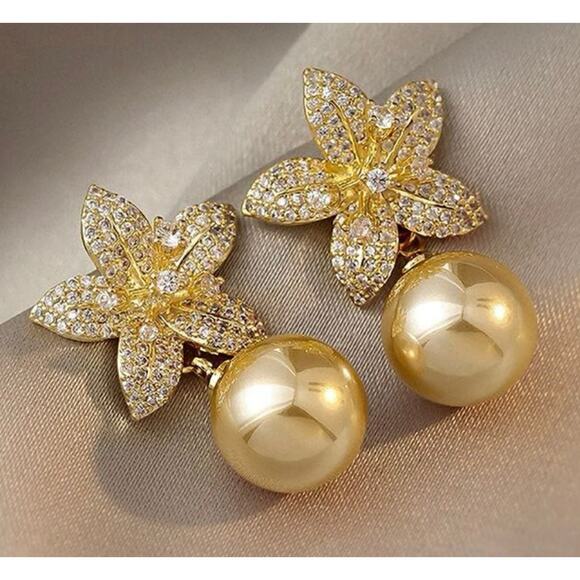 Crystal Flower Champagne Pearl Earrings - Picture 1 of 2